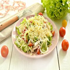 Салат с копченной курицей 250гр